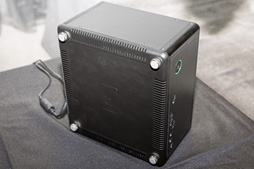 画像集 No.006のサムネイル画像 / ZOTAC創業10周年記念。GTX 1080と4コアCore i7を液冷する小型PC「MAGNUS EN1080」など3製品が登場