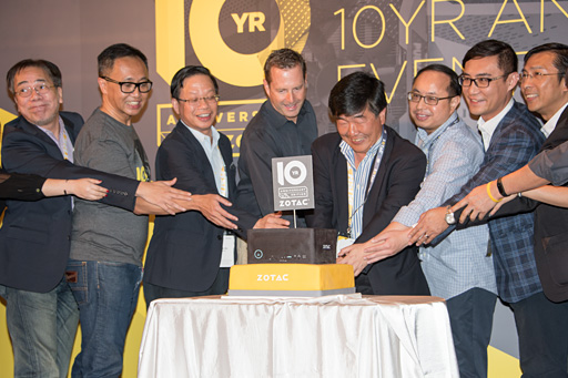 画像集 No.010のサムネイル画像 / ZOTAC創業10周年記念。GTX 1080と4コアCore i7を液冷する小型PC「MAGNUS EN1080」など3製品が登場