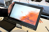 画像集 No.005のサムネイル画像 / Lenovo，360度回転ヒンジ搭載で4モードに使い分けられる新型2-in-1「ThinkPad Yoga 12」を国内発売