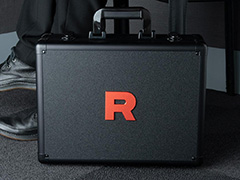 「ロケット団の栄光 アタッシュケースセット」5月12日10:00より受注販売を開始。デッキとカードを持ち運べるクールなアタッシュケース