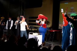 画像集 No.008のサムネイル画像 / マリオの誕生日に開催された「スーパマリオ30祭」をレポート。生みの親である宮本 茂氏,手塚卓志氏,近藤浩治氏がゲストともに30周年を祝福