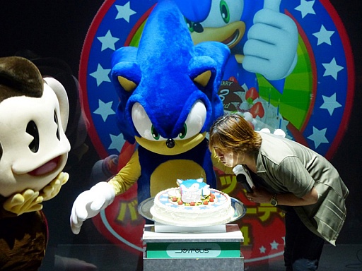 画像集#010のサムネイル/「ソニック バースデーパーティー2014」が東京ジョイポリスで開催。最新作「ソニックトゥーン」の話題も飛び出したイベントの模様をレポート