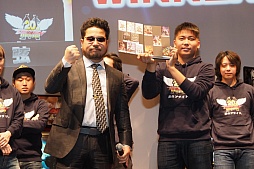 画像集#010のサムネイル/「鉄拳7」の新キャラクター公開や,招待選手によるトーナメントで大いに盛り上がった「鉄拳」シリーズ20周年記念のファン感謝祭をレポート