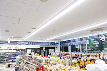 画像集 No.010のサムネイル画像 / 特異店Lが秋葉原に出現! 「Fate/Grand Order」ローソンコラボ店舗をフォトレポート。マシュの「先輩」が聞けるのはここだけ