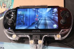 画像集#008のサムネイル/［TGS 2014］「ケイオスリングスIII」プレイレポート。スマートフォンの人気RPGシリーズが，サクサクのプレイ感覚はそのままにPS Vitaでも遊べる