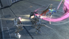 画像集#026のサムネイル/「ガンダムブレイカー2」,サーベルやアックスなど近距離戦で威力を発揮する武器の特徴が公開。新たな参戦ガンプラ情報は,ガンダムEz8とローゼン・ズール
