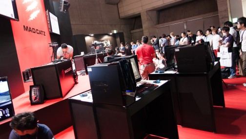 画像集#001のサムネイル/［TGS 2014］新堀Dvs.MCZマゴのまさかの聖戦も勃発。Mad Catzブースで開催された「DEAD OR ALIVE 5 Last Round」イベントフォトレポート