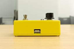 画像集 No.009のサムネイル画像 / 「どう見てもギターエフェクタ」なペダル型USBコントローラが6月に発売。ほぼ「ロックスミス」専用!?