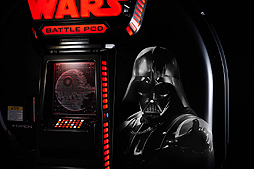 画像集 No.010のサムネイル画像 / お値段1200万円の「スター・ウォーズ:バトルポッド/プレミアム・エディション」が国内初披露。販売展示会が全国4か所で9月2日より開催へ