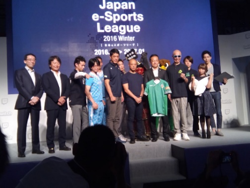 画像集 No.002のサムネイル画像 / 「Overwatch」「FIFA 17」「BLAZBLUE」の3タイトルで争われる「日本eスポーツリーグ」が11月26日に開幕。オフライン決勝は来年1月22日実施