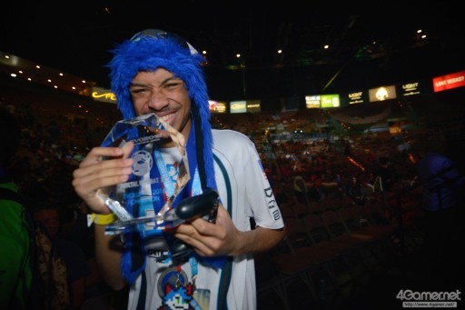 画像集 No.035のサムネイル画像 / ［EVO2016］「GGXrdR」部門，優勝はまちゃぼー選手。「ストV」では韓国Infiltration選手が栄冠を手にしたEVO2016最終日，現地レポートまとめ