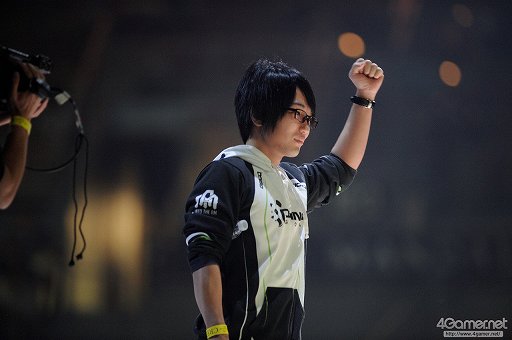 画像集 No.048のサムネイル画像 / ［EVO2016］「GGXrdR」部門，優勝はまちゃぼー選手。「ストV」では韓国Infiltration選手が栄冠を手にしたEVO2016最終日，現地レポートまとめ