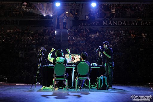 画像集 No.058のサムネイル画像 / ［EVO2016］「GGXrdR」部門，優勝はまちゃぼー選手。「ストV」では韓国Infiltration選手が栄冠を手にしたEVO2016最終日，現地レポートまとめ