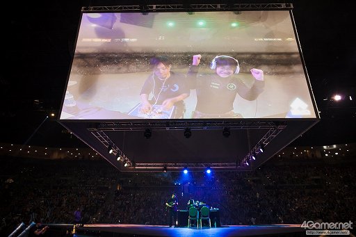 画像集 No.086のサムネイル画像 / ［EVO2016］「GGXrdR」部門，優勝はまちゃぼー選手。「ストV」では韓国Infiltration選手が栄冠を手にしたEVO2016最終日，現地レポートまとめ