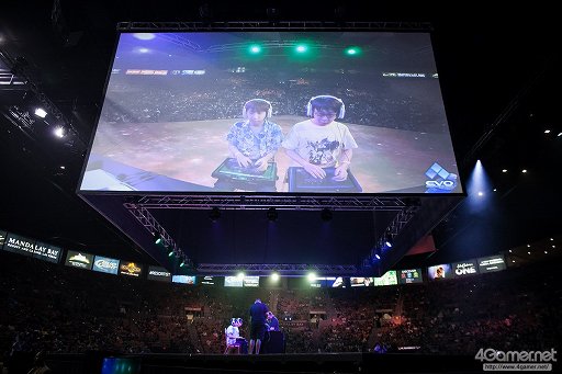 画像集 No.107のサムネイル画像 / ［EVO2016］「GGXrdR」部門，優勝はまちゃぼー選手。「ストV」では韓国Infiltration選手が栄冠を手にしたEVO2016最終日，現地レポートまとめ