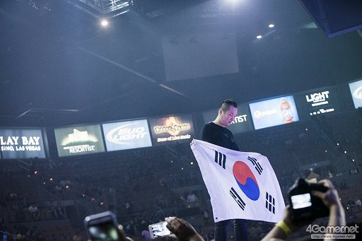 画像集 No.123のサムネイル画像 / ［EVO2016］「GGXrdR」部門，優勝はまちゃぼー選手。「ストV」では韓国Infiltration選手が栄冠を手にしたEVO2016最終日，現地レポートまとめ