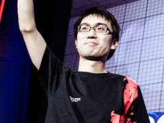 【速報】ウルIV世界大会「Capcom Cup Finals 2015」,優勝はかずのこ選手。優勝賞金1500万円を獲得。準優勝はウメハラ選手に