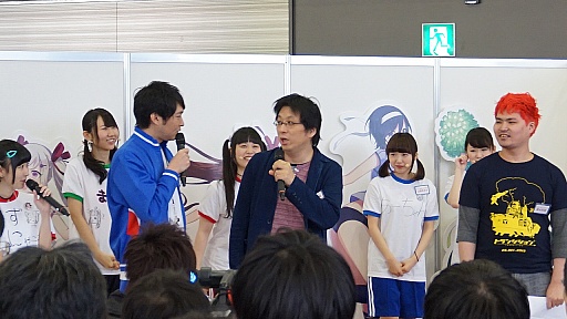 画像集 No.002のサムネイル画像 / IKD氏等身大フィギュアの横でブルマが飛び交った。「ケイブ祭りが大運動会 〜汗と涙とブルマ〜」の模様をレポート