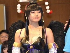 「DEAD OR ALIVE FESTIVAL」のフォト&コスプレイベントをレポート。本物そっくりのバース登場に会場は騒然
