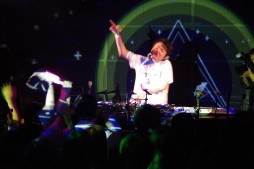 画像集 No.016のサムネイル画像 / 「crossbeats REV. SHARING DJ PARTY -2017 SPRING-」フォトレポート。8名のアーティスト陣が4時間以上にわたり熱いライブを繰り広げる