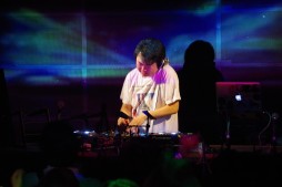 画像集 No.017のサムネイル画像 / 「crossbeats REV. SHARING DJ PARTY -2017 SPRING-」フォトレポート。8名のアーティスト陣が4時間以上にわたり熱いライブを繰り広げる