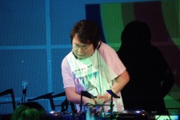 画像集 No.018のサムネイル画像 / 「crossbeats REV. SHARING DJ PARTY -2017 SPRING-」フォトレポート。8名のアーティスト陣が4時間以上にわたり熱いライブを繰り広げる