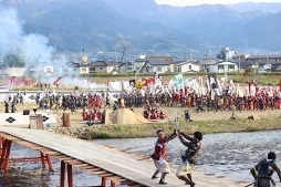 画像集 No.070のサムネイル画像 / イケメン武将たちとふたり旅気分が楽しめる「イケメン戦国」×山梨県笛吹市コラボ&大迫力の川中島合戦戦国絵巻レポート