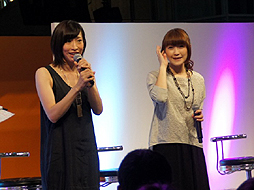 画像集 No.002のサムネイル画像 / ［TGS 2015］名塚佳織さん＆佐藤利奈さんが，ゲームの魅力を紹介。「ガールフレンド（仮）きみと過ごす夏休み」スぺシャルステージをレポート