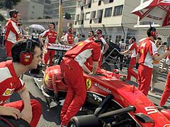 シリーズ最新作「F1 2015」が早くも登場。F1の世界を,過酷さをも含めてリアルに再現しようとするゲームの概要を,まとめて紹介