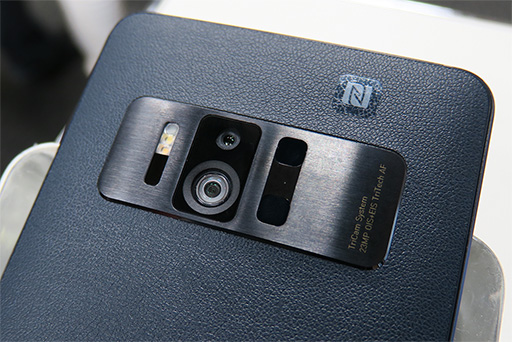 画像集 No.005のサムネイル画像 / ASUS,GoogleのVR技術とAR技術に両対応のスマートフォン「ZenFone AR」を2017年夏発売