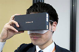 画像集 No.012のサムネイル画像 / ASUS,GoogleのVR技術とAR技術に両対応のスマートフォン「ZenFone AR」を2017年夏発売