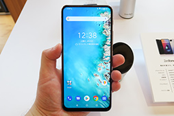 画像集 No.003のサムネイル画像 / ASUS，新型スマートフォン「ZenFone 6」を8月23日発売。180度回転するカメラ「Flip Camera」が見どころだ
