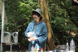 画像集 No.011のサムネイル画像 / 「あんスタ！！」配信番組「CAFE CINNAMON ニキズキッチン」第11回収録現場に潜入レポート。7珍味があんさんぶるしたシークカバブをつくる