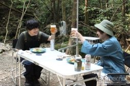 画像集 No.023のサムネイル画像 / 「あんスタ！！」配信番組「CAFE CINNAMON ニキズキッチン」第11回収録現場に潜入レポート。7珍味があんさんぶるしたシークカバブをつくる