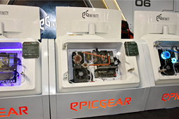 画像集 No.012のサムネイル画像 / ［COMPUTEX］「eスポーツカフェ組み立てキット，売ります」。ゲームデバイスのEpicGearが一風変わったビジネスの開始を宣言