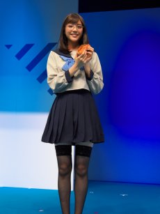 画像集 No.004のサムネイル画像 / ［TGS 2019］貴島明日香さんが可憐な制服姿を披露した「十三機兵防衛圏」スペシャルステージをレポート