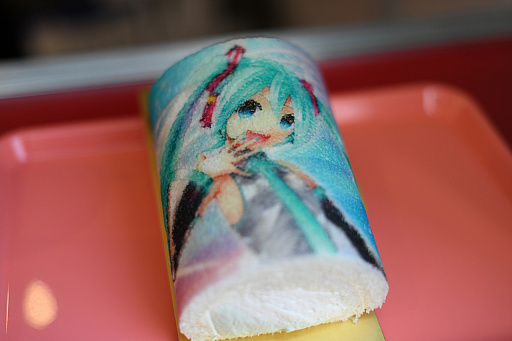 画像集 No.015のサムネイル画像 / 本日発売された「初音ミク -Project DIVA- X HD」の記念抽選会が開催。プロデューサー林 誠司氏とディレクター大坪鉄弥氏の合同インタビューの模様をお届け