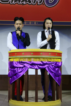 画像集 No.003のサムネイル画像 / 「逆転裁判6」の完成披露会がお笑いコンビ・ピスタチオを迎えて開催。期間限定の無料配信DLC「時を越える逆転」やパスドラコラボ情報も明らかに