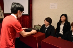画像集 No.011のサムネイル画像 / アニメ「逆転裁判」のリアル脱出ゲーム“霊媒村殺人事件”を先行体験。謎解きに頭を悩ませた60分間をレポート
