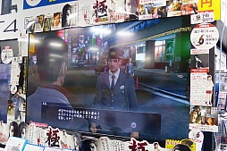 画像集 No.008のサムネイル画像 / 「龍が如く 極」の全国体験会がスタート。名越総合監督＆横山プロデューサーのサイン会の模様や，体験版の内容をお届け