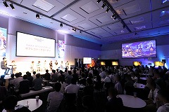 画像集 No.023のサムネイル画像 / 「誰ガ為のアルケミスト」のオフラインイベントが大阪・梅田で開催。「進撃の巨人」コラボを通じて“レイドバトル”も近日実装