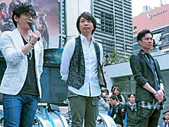 「ガンスリンガー ストラトス3」の稼働記念イベントが新宿ステーションスクエアで開催。歴代シリーズ出演声優3人が,トークやミニゲームを展開