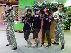 「ソウル・オブ・セブンス」のサバゲーイベントをレポート。平成ノブシコブシ擁する芸能人チームとメディアチームの激戦をGoProの映像でお届け