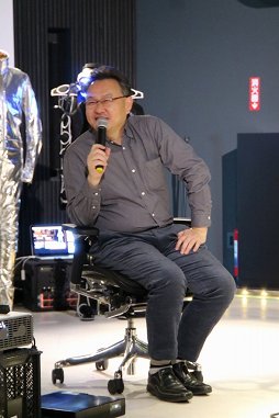 画像集 No.003のサムネイル画像 / 「Rez Infinite」の「The Game Awards 2016 Best VR Game」受賞を記念し，水口哲也氏とSIE 吉田修平氏が対談。二人が語るVRの可能性とは