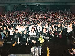 制作者と作家陣が歌い,ボーカリストが演奏する前代未聞のイベント「バンドやろうぜ! Dream Match Cover GIG 2024 Ragna-Rock」レポート