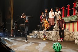 画像集 No.011のサムネイル画像 / TVアニメ「学園BASARA」や,舞台「斬劇『戦国BASARA』」の新作公演情報も明らかにされた「バサラ祭2018〜夏の陣〜」をレポート