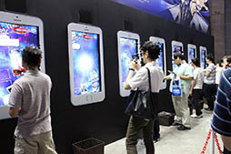 画像集 No.002のサムネイル画像 / ［TGS 2016］俺のターン，ドロー！　スマホ向けに最適化された“スピードデュエル”で青眼の究極竜を召喚。「遊戯王 デュエルリンクス」プレイレポート
