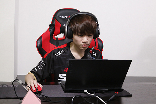 画像集#006のサムネイル/【PR】ゲーマー向けノートPCはプロゲーマーも満足できるのか？　Legion 550iを体験したSCARZのAPEX部門のメンバーにきいた