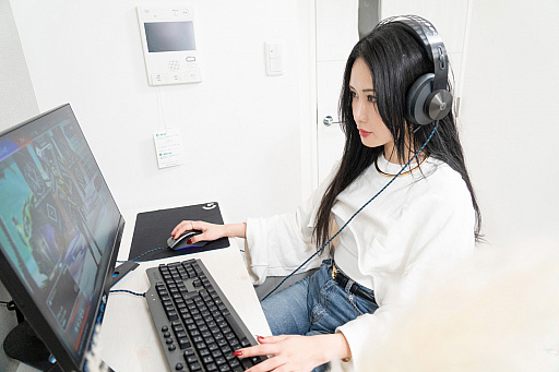 画像集#010のサムネイル/【PR】モデル兼PCゲーマー女子のCHIHAさんインタビュー。LenovoのハイスペックPCを使用する彼女が感じたゲームの魅力とは
