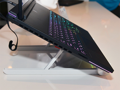 画像集 No.006のサムネイル画像 / 液冷クーラー内蔵の16インチ級ゲームノートPC「Legion 9i」をLenovoが発表